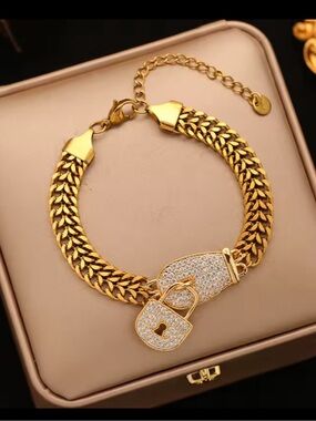 18kGold plated Crystal Padlock Chain Bracelet for Women